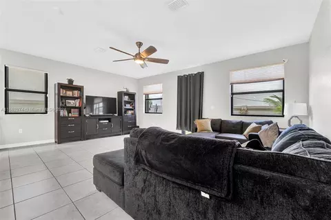 11066 W 35th Way, Hialeah, FL 33018 photo 25