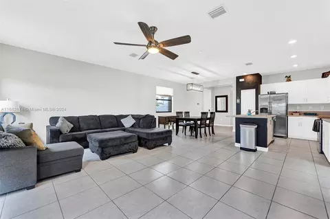 11066 W 35th Way, Hialeah, FL 33018 photo 26