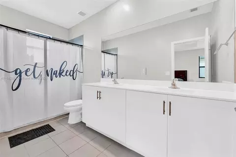 11066 W 35th Way, Hialeah, FL 33018 photo 14