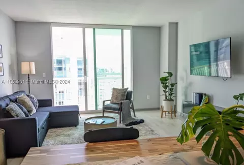 1200 Brickell Bay Dr #PH4204, Miami, FL 33131