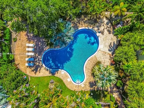 6904 N Kendall Dr #F203, Pinecrest, FL 33156