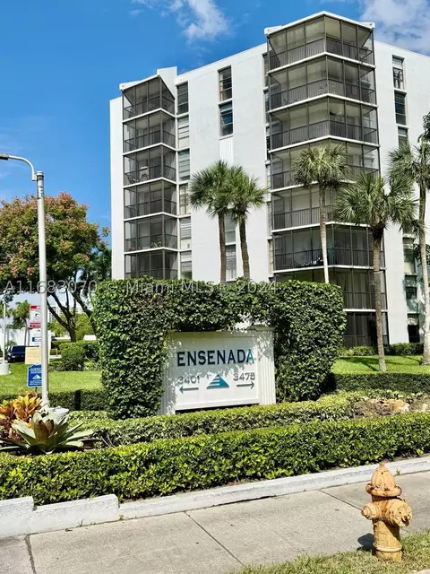 3475 N Country Club Dr #206, Aventura, FL 33180