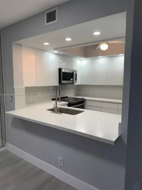 12800 SW 7th Ct #313G, Pembroke Pines, FL 33027