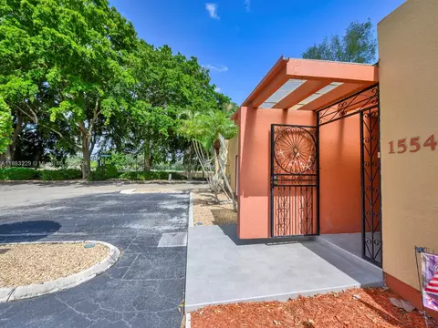 Exterior - 15545 N Cairnryan Ct, Miami Lakes, FL 33014 photo 4 of 15