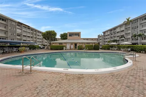 330 SE 2nd St #303F, Hallandale Beach, FL 33009