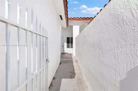 8419 SW 209th St #8419, Cutler Bay, FL 33189