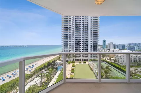 6423 Collins Ave #1504, Miami Beach, FL 33141