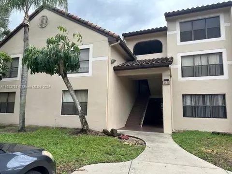 4421 W Mcnab Rd #10, Pompano Beach, FL 33069