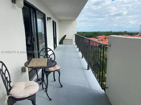 77 Crandon Blvd #9E, Key Biscayne, FL 33149