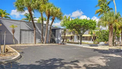 16410 Bridge End Rd, Miami Lakes, FL 33014 photo 2