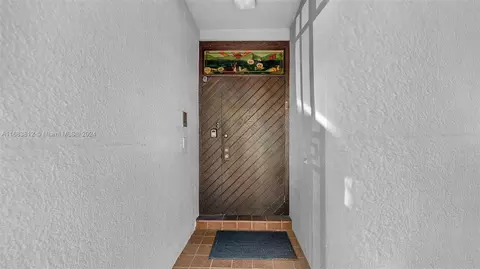 16410 Bridge End Rd, Miami Lakes, FL 33014 photo 3