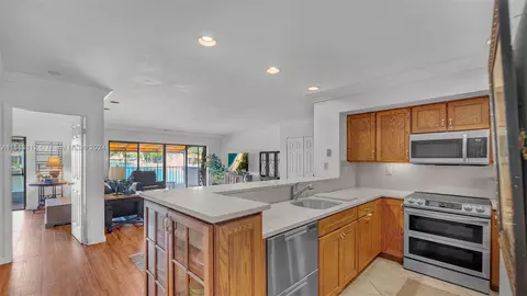 16410 Bridge End Rd, Miami Lakes, FL 33014 photo 11