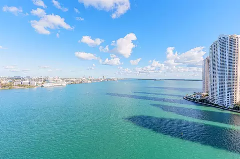 335 S Biscayne Blvd #2009, Miami, FL 33131
