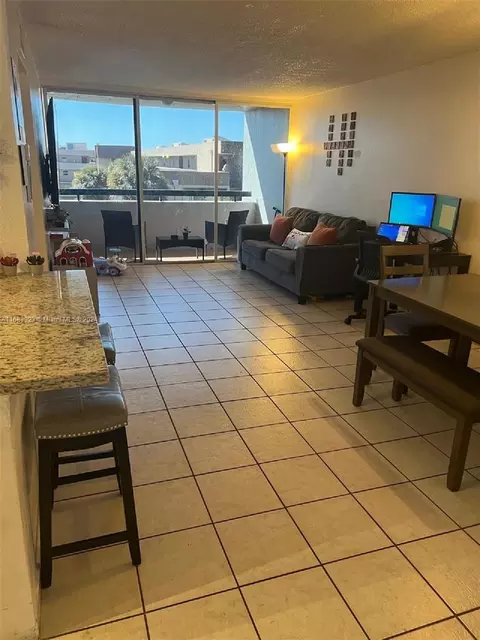 802 NW 87th Ave #418, Miami, FL 33172