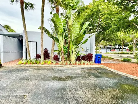 16401 Bridge End Rd, Miami Lakes, FL 33014 photo 1