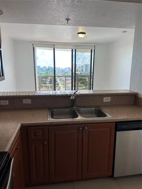 2301 SW 27th Ave #1202, Miami, FL 33145