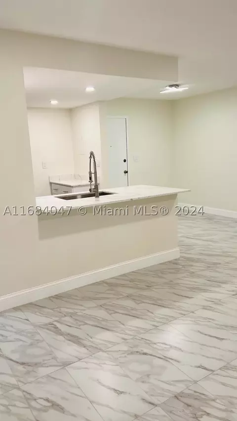 10359 N Kendall Dr #A4, Miami, FL 33176