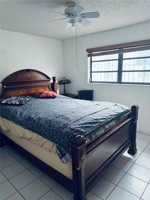 6579 W 22nd Ln, Hialeah, FL 33016 photo 4