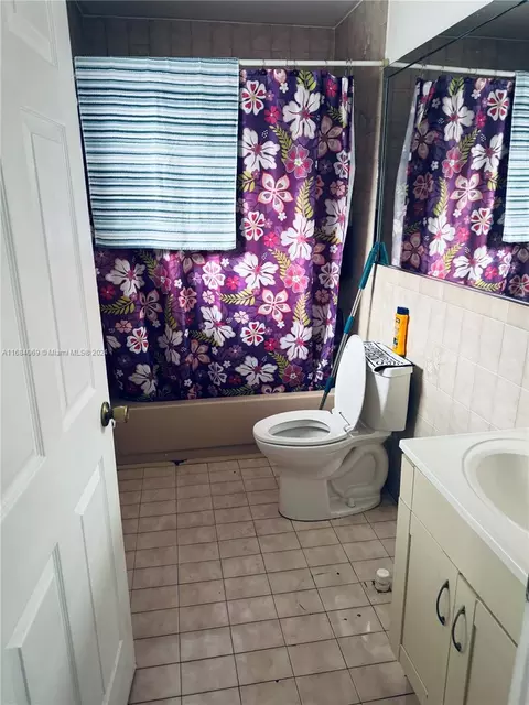 6579 W 22nd Ln, Hialeah, FL 33016 photo 6