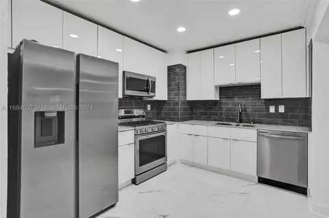2771 NW 172nd Ter, Miami Gardens, FL 33056