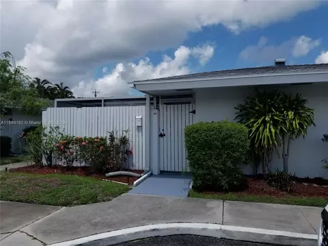 154 West Ct #0, Royal Palm Beach, FL 33411