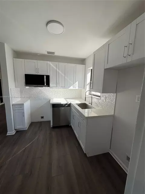 Undisclosed, Miami, FL 33177 photo 3