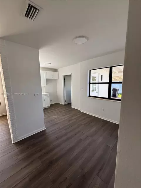 Undisclosed, Miami, FL 33177 photo 12