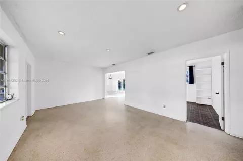 1445 W 5th Ln, Hialeah, FL 33010 photo 7