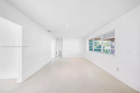 1445 W 5th Ln, Hialeah, FL 33010 photo 2