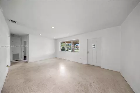 1445 W 5th Ln, Hialeah, FL 33010 photo 3