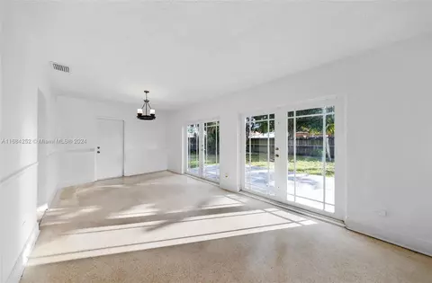 1445 W 5th Ln, Hialeah, FL 33010 photo 9