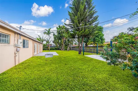 1445 W 5th Ln, Hialeah, FL 33010 photo 27