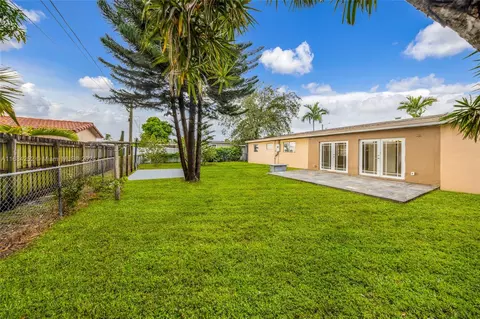 1445 W 5th Ln, Hialeah, FL 33010 photo 25