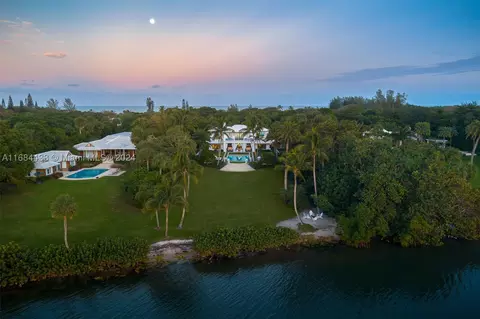 320 S Beach Rd, Jupiter Island, FL 33455