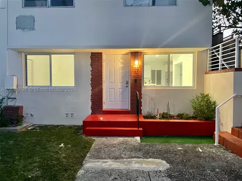 1201 Marseille Dr #17, Miami Beach, FL 33141