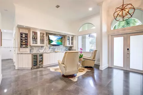 982 Crestview Cir, Weston, FL 33327