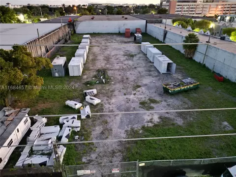 8234 NW 56th St, Doral, FL 33166