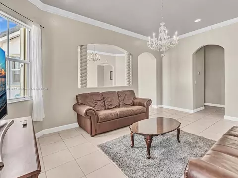 Living - 17951 NW 87th Ct, Hialeah, FL 33018 photo 3 of 4