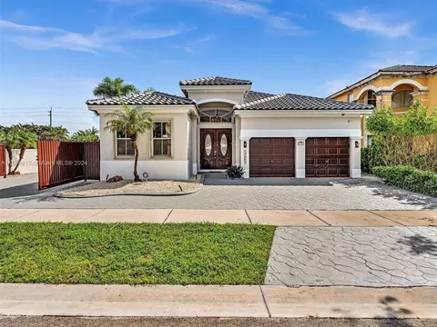 Exterior - 17951 NW 87th Ct, Hialeah, FL 33018 photo 5 of 13