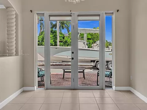 Entry Way - 17951 NW 87th Ct, Hialeah, FL 33018 photo 4 of 4