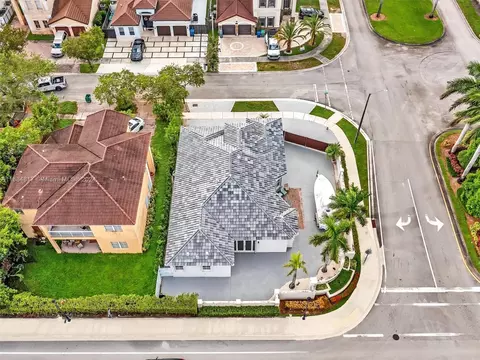 View/Area - 17951 NW 87th Ct, Hialeah, FL 33018 photo 3 of 12