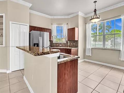 Kitchen - 17951 NW 87th Ct, Hialeah, FL 33018 photo 2 of 9