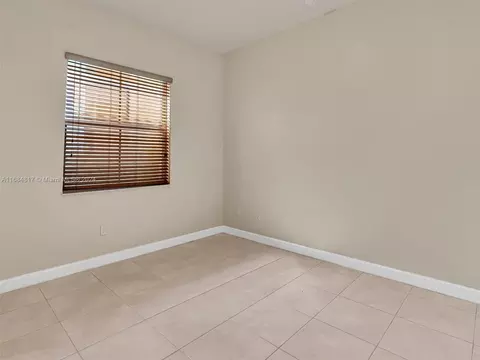 Bedroom - 17951 NW 87th Ct, Hialeah, FL 33018 photo 5 of 8