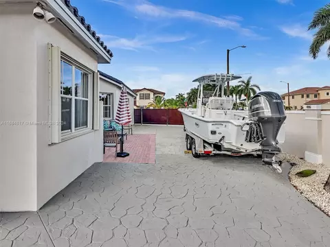 Exterior - 17951 NW 87th Ct, Hialeah, FL 33018 photo 11 of 13
