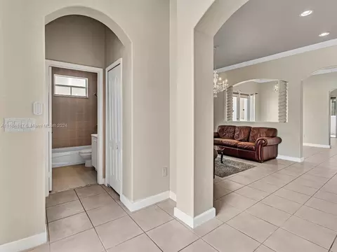 Entry Way - 17951 NW 87th Ct, Hialeah, FL 33018 photo 2 of 4