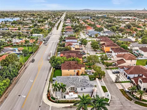 View/Area - 17951 NW 87th Ct, Hialeah, FL 33018 photo 7 of 12