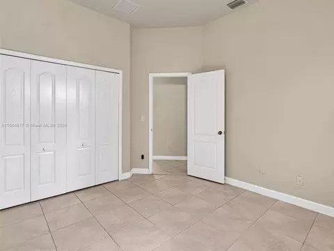 Bedroom - 17951 NW 87th Ct, Hialeah, FL 33018 photo 6 of 8