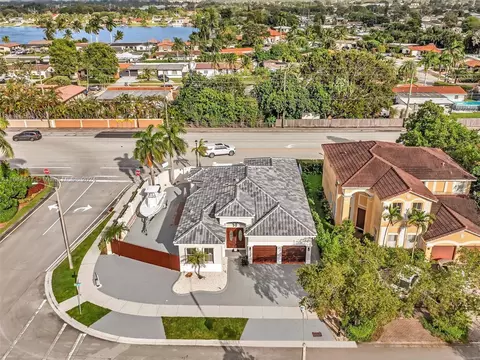 View/Area - 17951 NW 87th Ct, Hialeah, FL 33018 photo 6 of 12