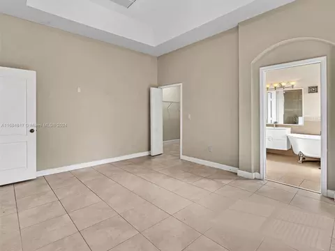 Bedroom - 17951 NW 87th Ct, Hialeah, FL 33018 photo 4 of 8