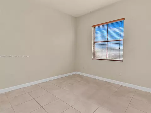 Bedroom - 17951 NW 87th Ct, Hialeah, FL 33018 photo 7 of 8